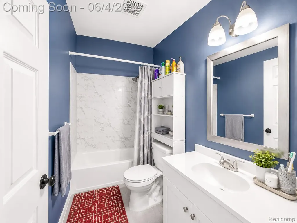 24895 Marigold Avenue Warren City MI 48089