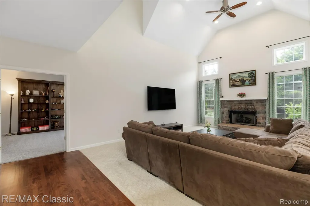 25051 Samoset Court Novi City MI 48374