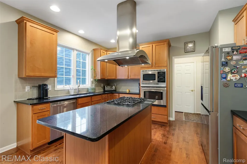 25051 Samoset Court Novi City MI 48374