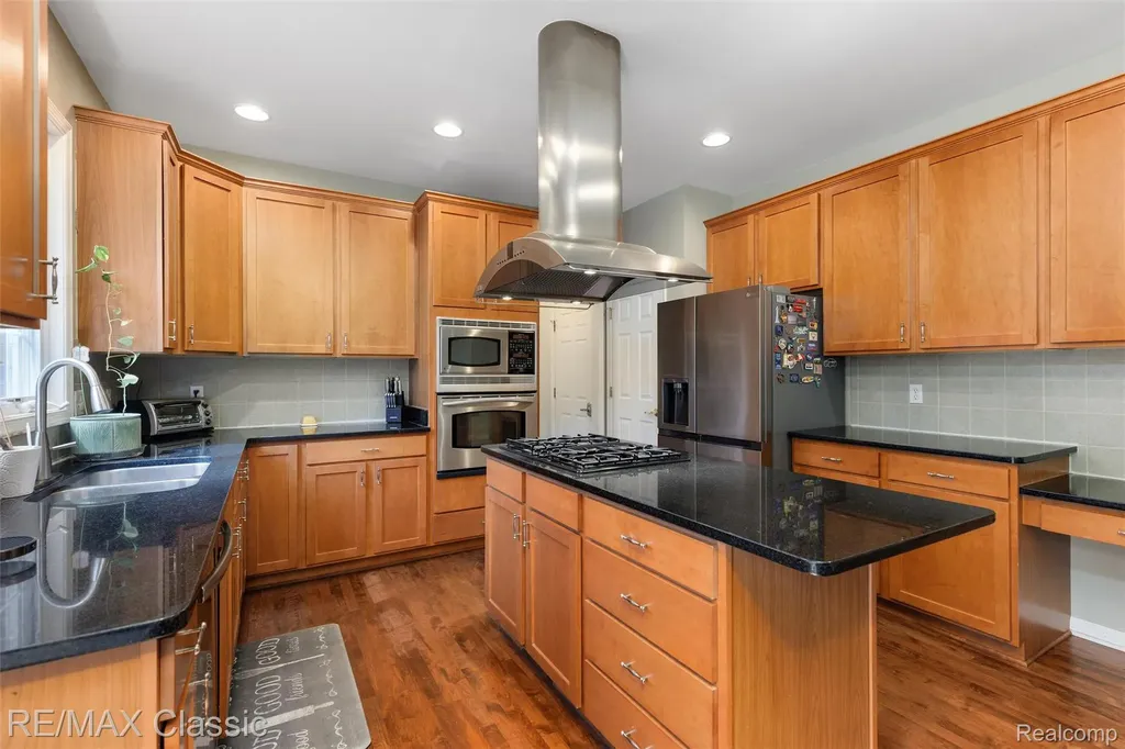 25051 Samoset Court Novi City MI 48374