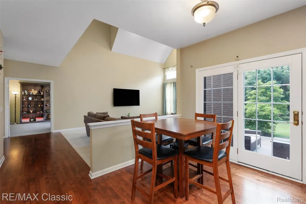 25051 Samoset Court Novi City MI 48374