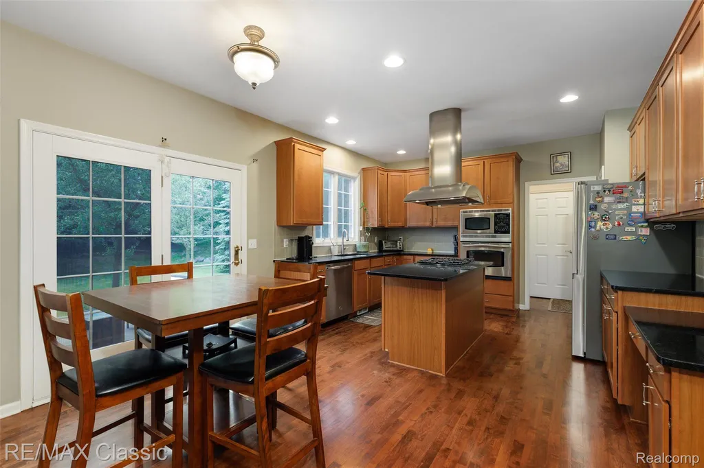 25051 Samoset Court Novi City MI 48374