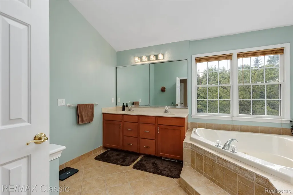 25051 Samoset Court Novi City MI 48374