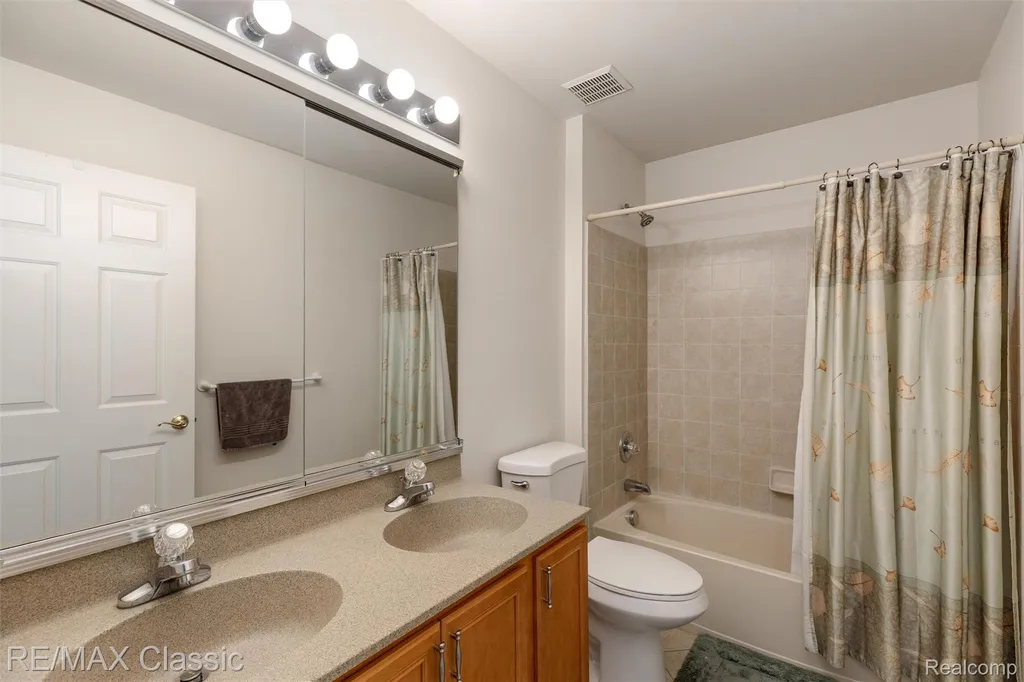 25051 Samoset Court Novi City MI 48374