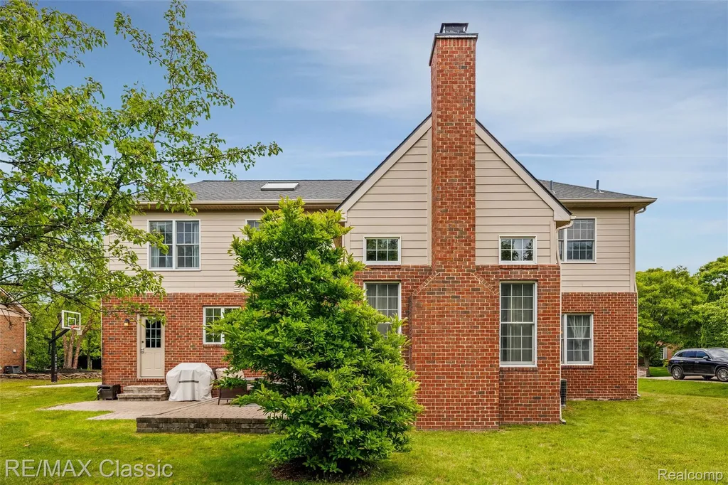 25051 Samoset Court Novi City MI 48374