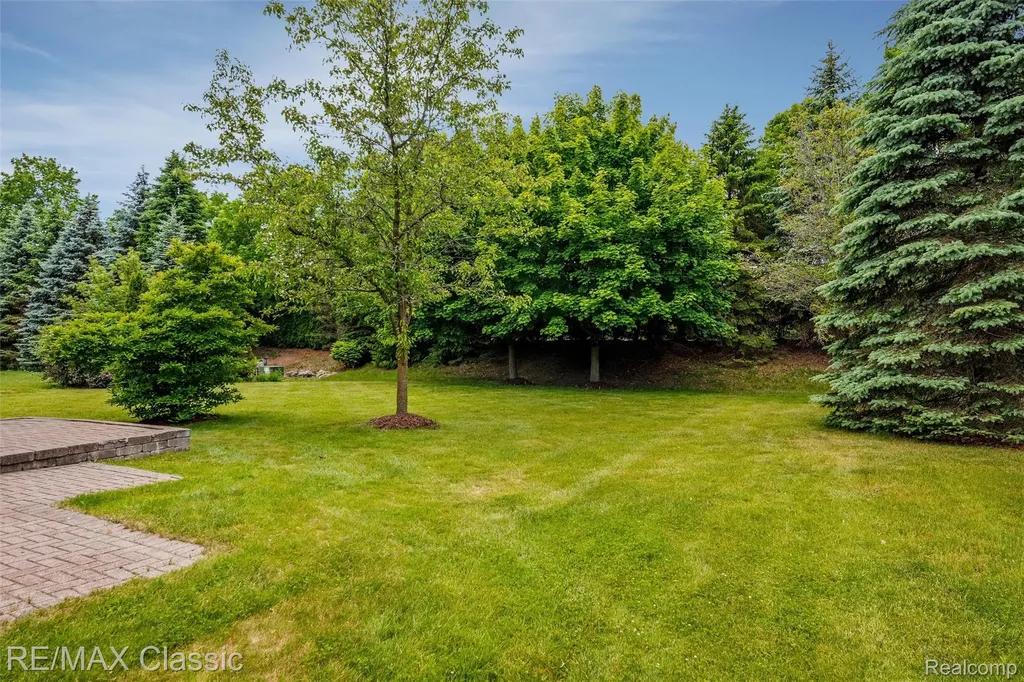 25051 Samoset Court Novi City MI 48374