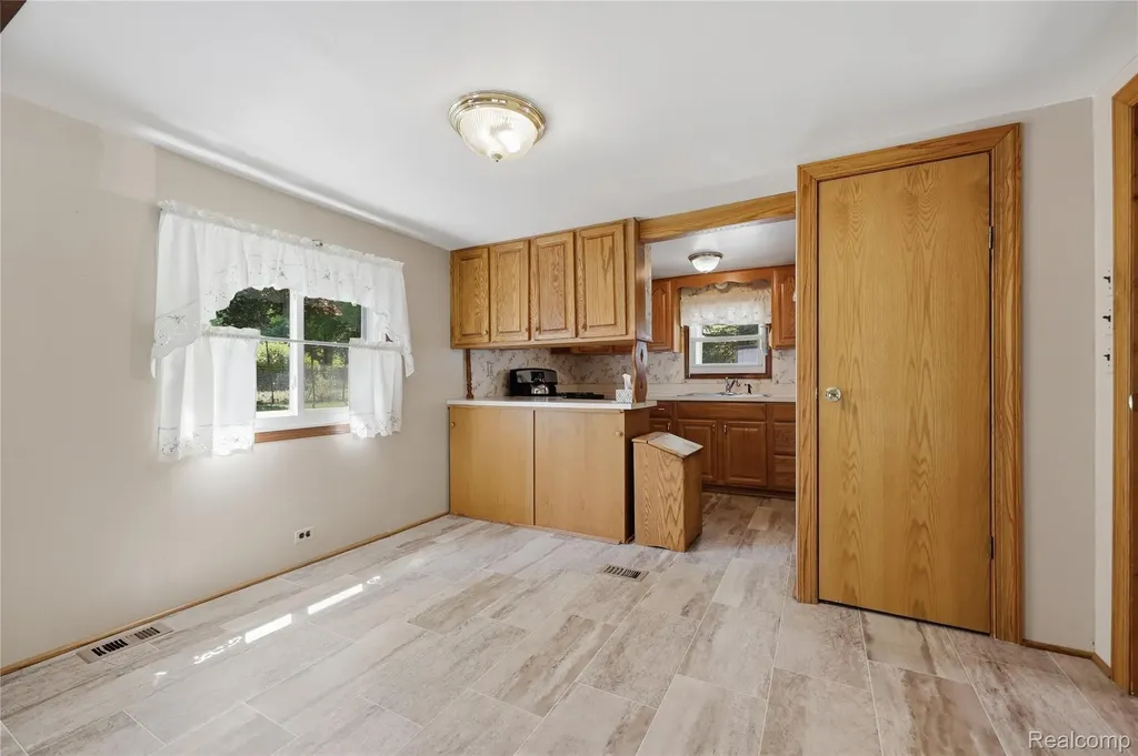 3700 Sylvester Drive Dryden Township MI 48428
