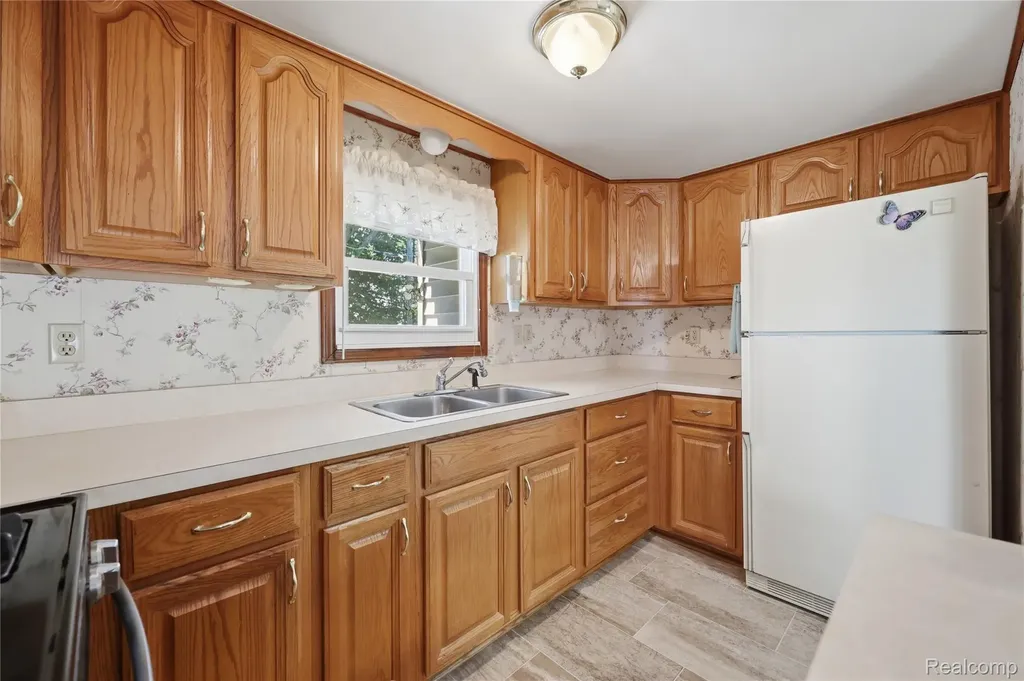 3700 Sylvester Drive Dryden Township MI 48428