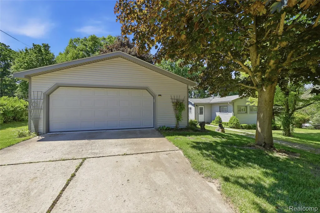 3700 Sylvester Drive Dryden Township MI 48428
