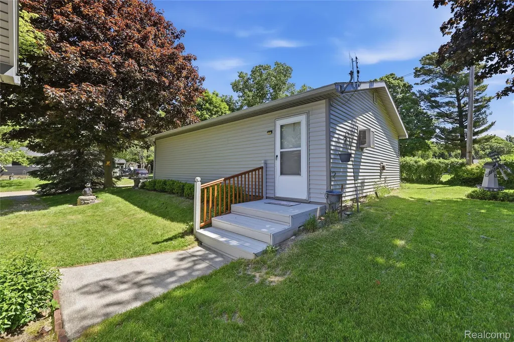 3700 Sylvester Drive Dryden Township MI 48428