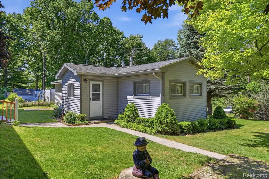 3700 Sylvester Drive Dryden Township MI 48428