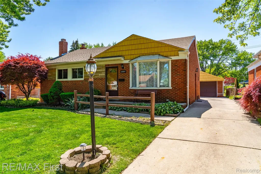 24815 Beck Avenue Eastpointe City MI 48021