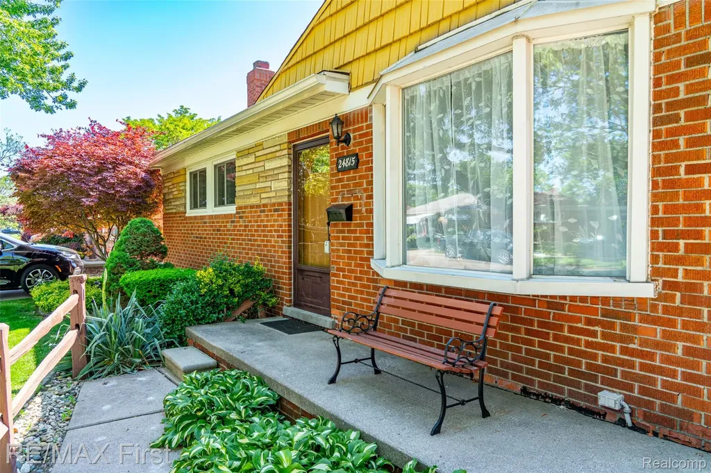 24815 Beck Avenue Eastpointe City MI 48021