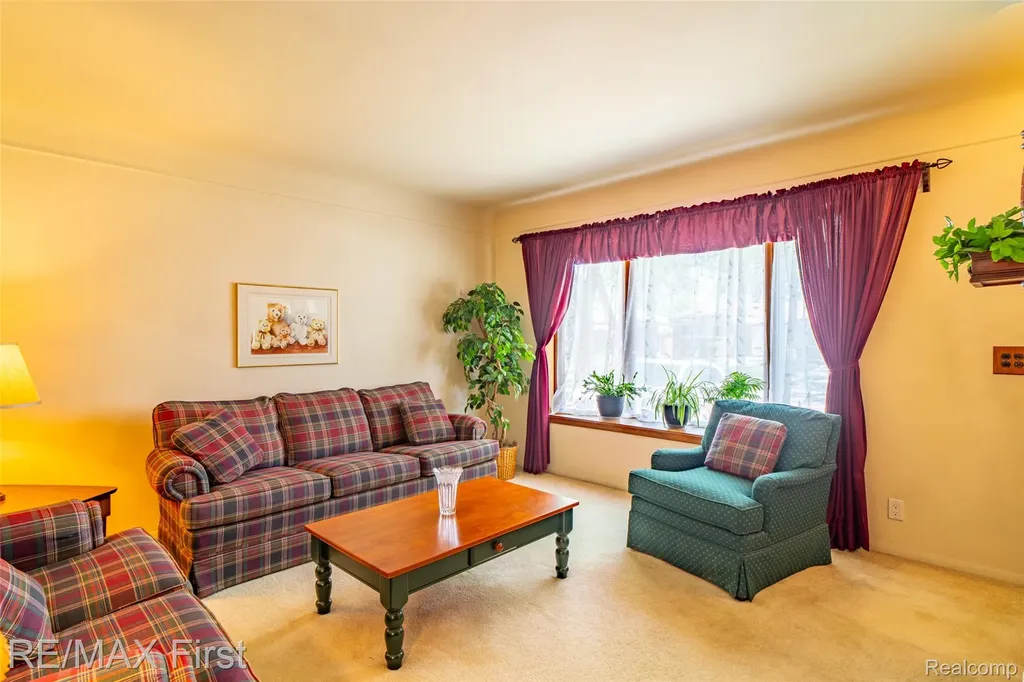 24815 Beck Avenue Eastpointe City MI 48021
