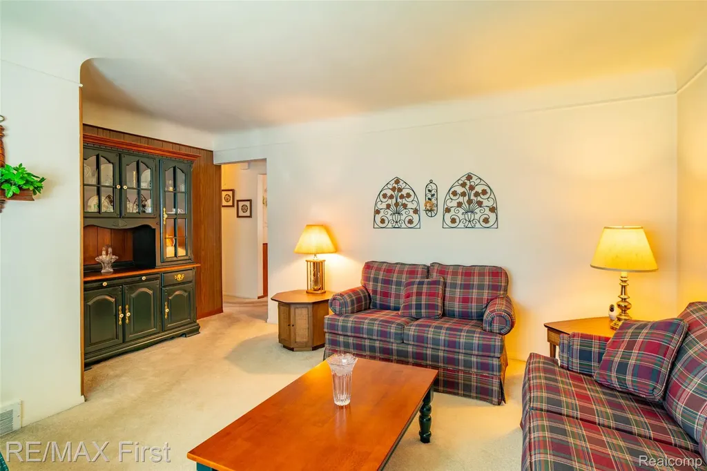 24815 Beck Avenue Eastpointe City MI 48021