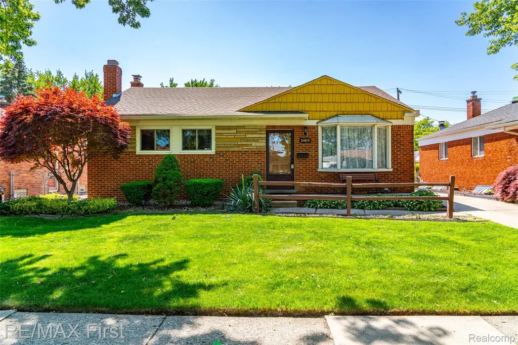 24815 Beck Avenue Eastpointe City MI 48021