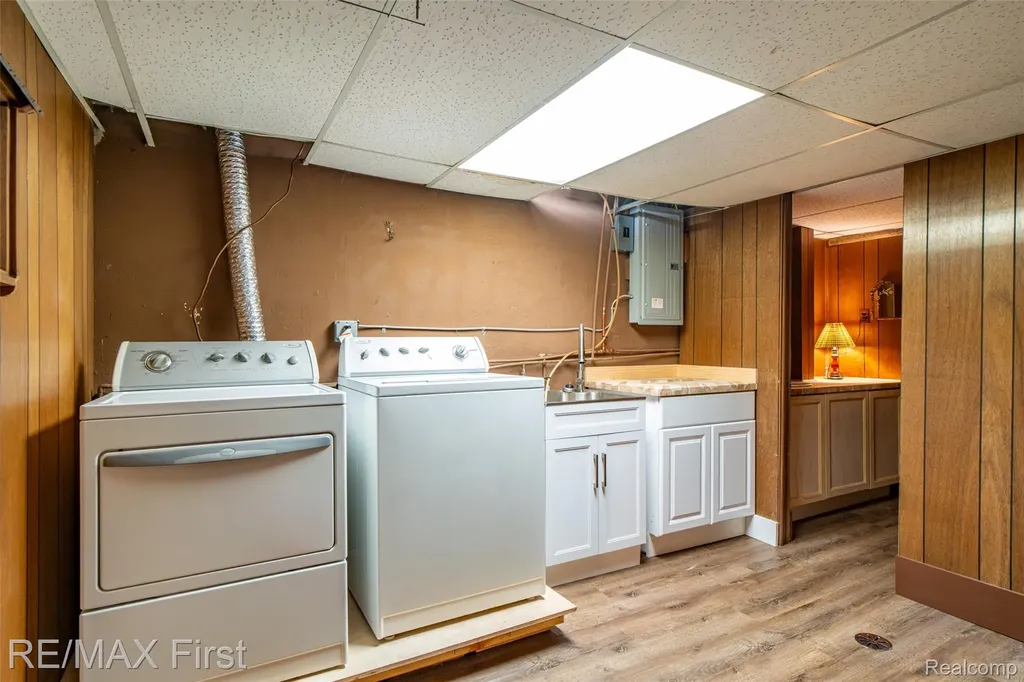 24815 Beck Avenue Eastpointe City MI 48021