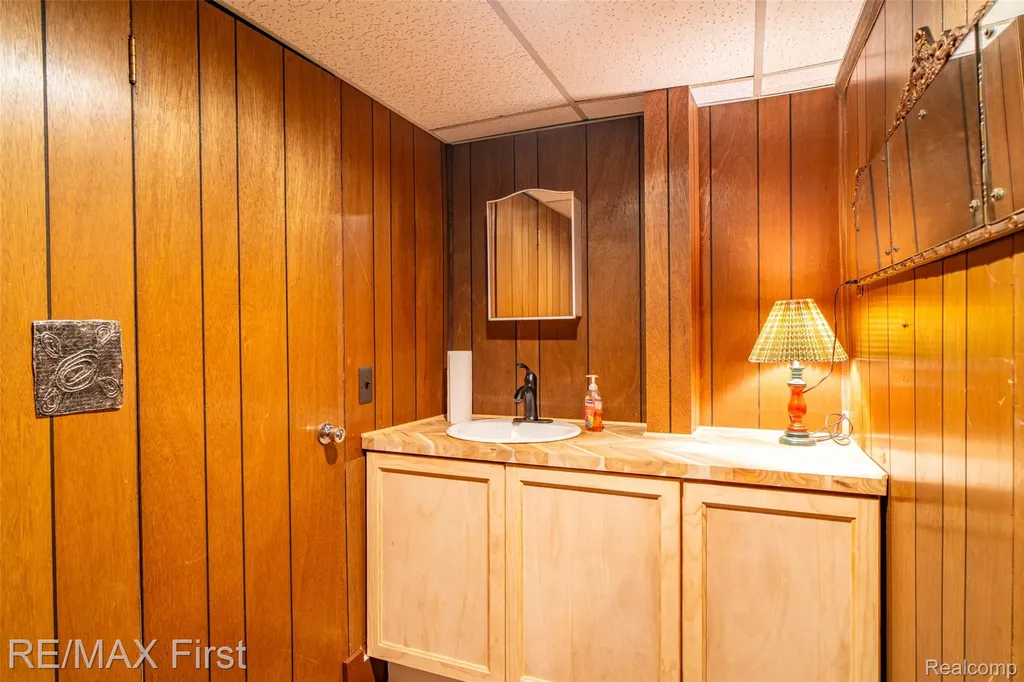24815 Beck Avenue Eastpointe City MI 48021