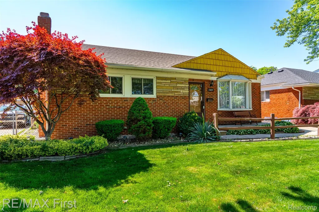24815 Beck Avenue Eastpointe City MI 48021