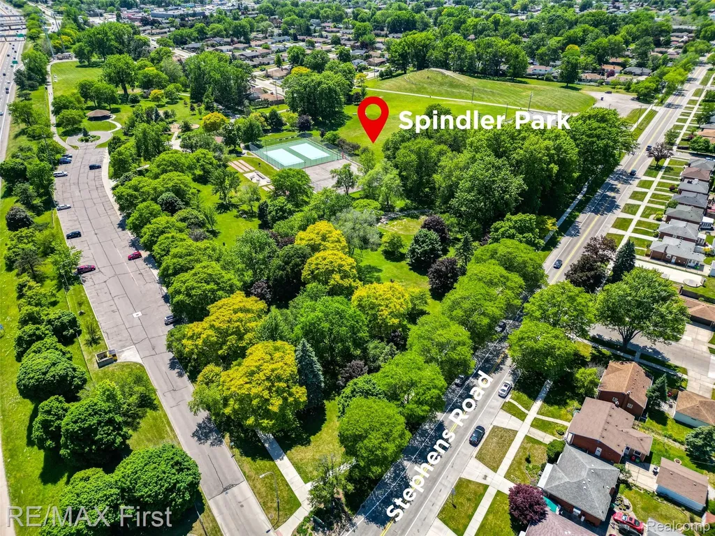 24815 Beck Avenue Eastpointe City MI 48021