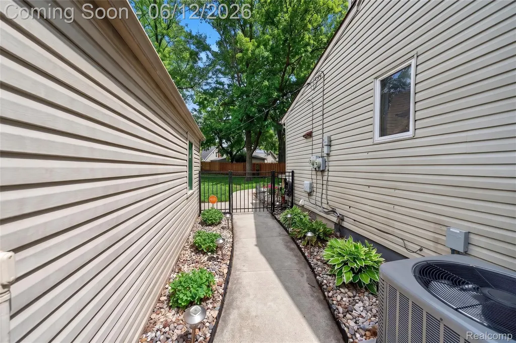 407 Waverley Avenue Royal Oak City MI 48067