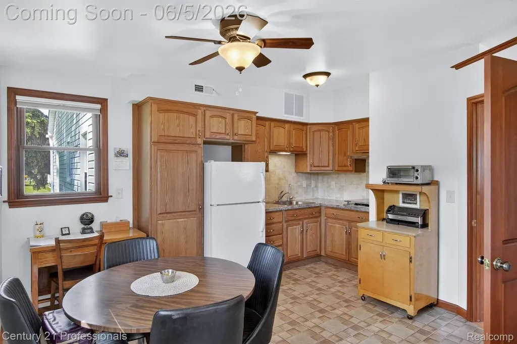 28745 Avondale Street Inkster City MI 48141