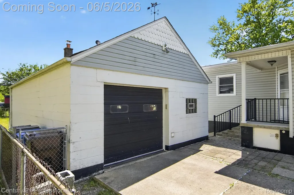 28745 Avondale Street Inkster City MI 48141