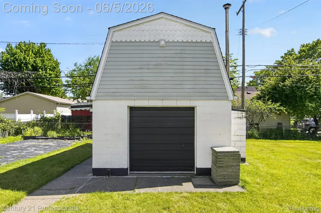 28745 Avondale Street Inkster City MI 48141