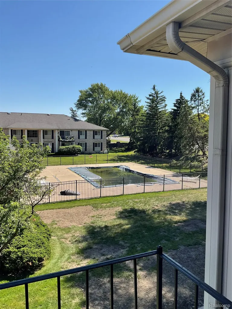 6103 Orchard Lake Road West Bloomfield Charter Township MI 48322