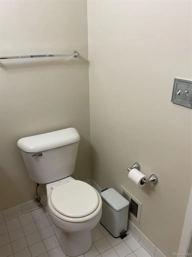 6103 Orchard Lake Road West Bloomfield Charter Township MI 48322