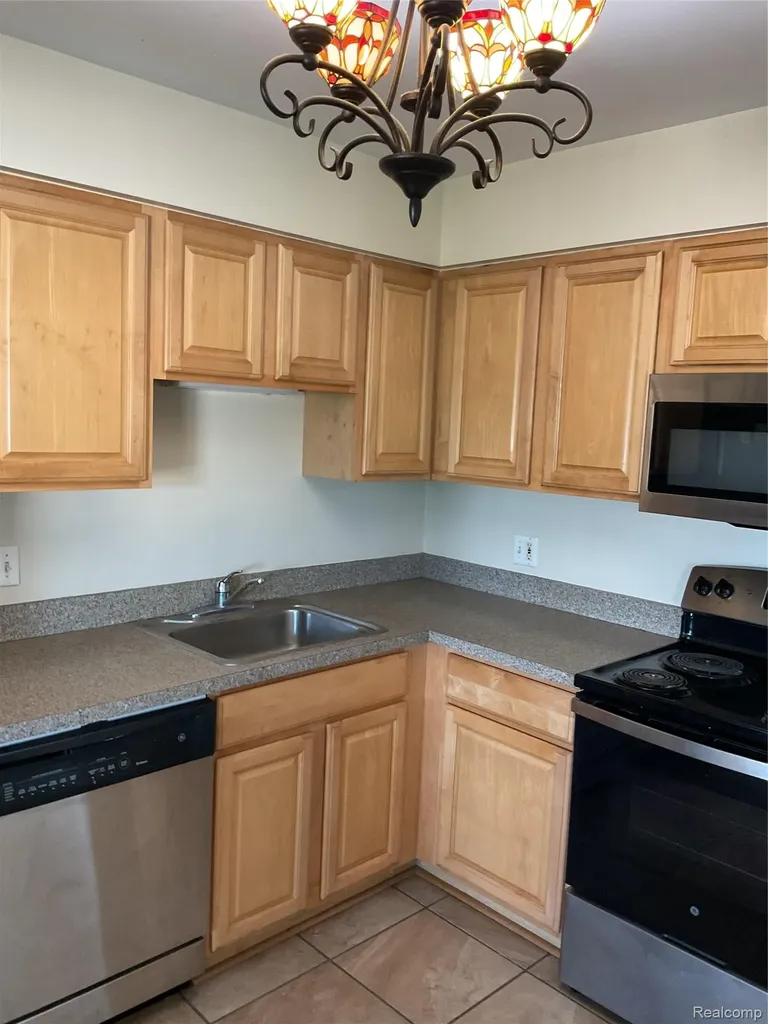 6103 Orchard Lake Road West Bloomfield Charter Township MI 48322