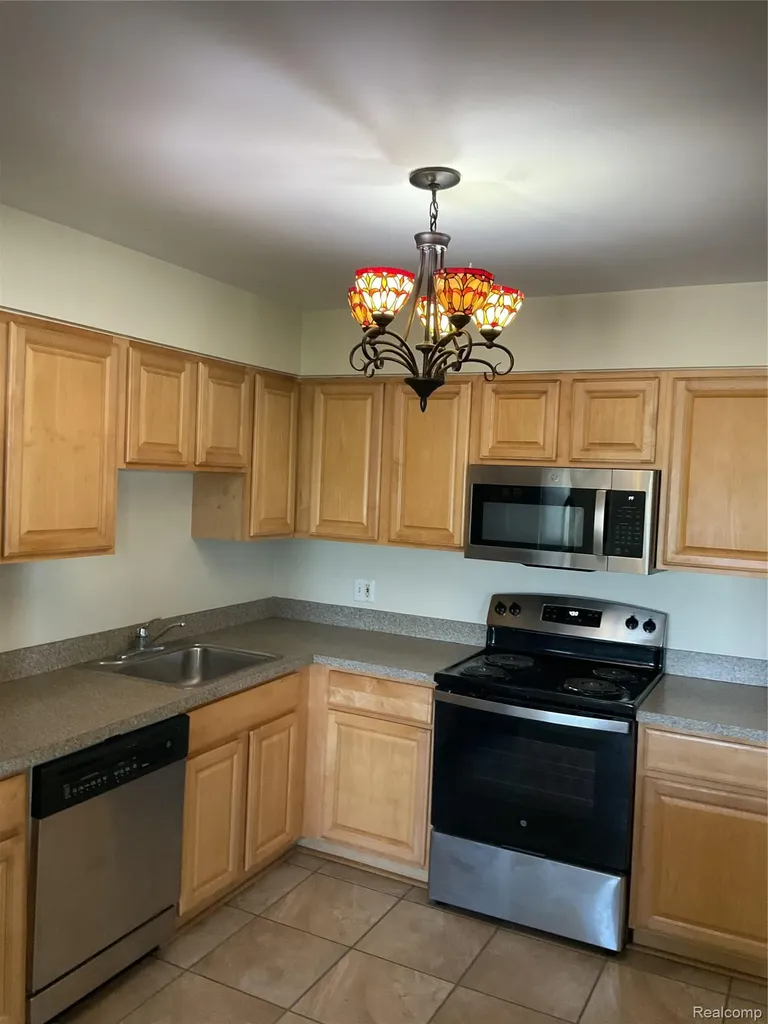 6103 Orchard Lake Road West Bloomfield Charter Township MI 48322