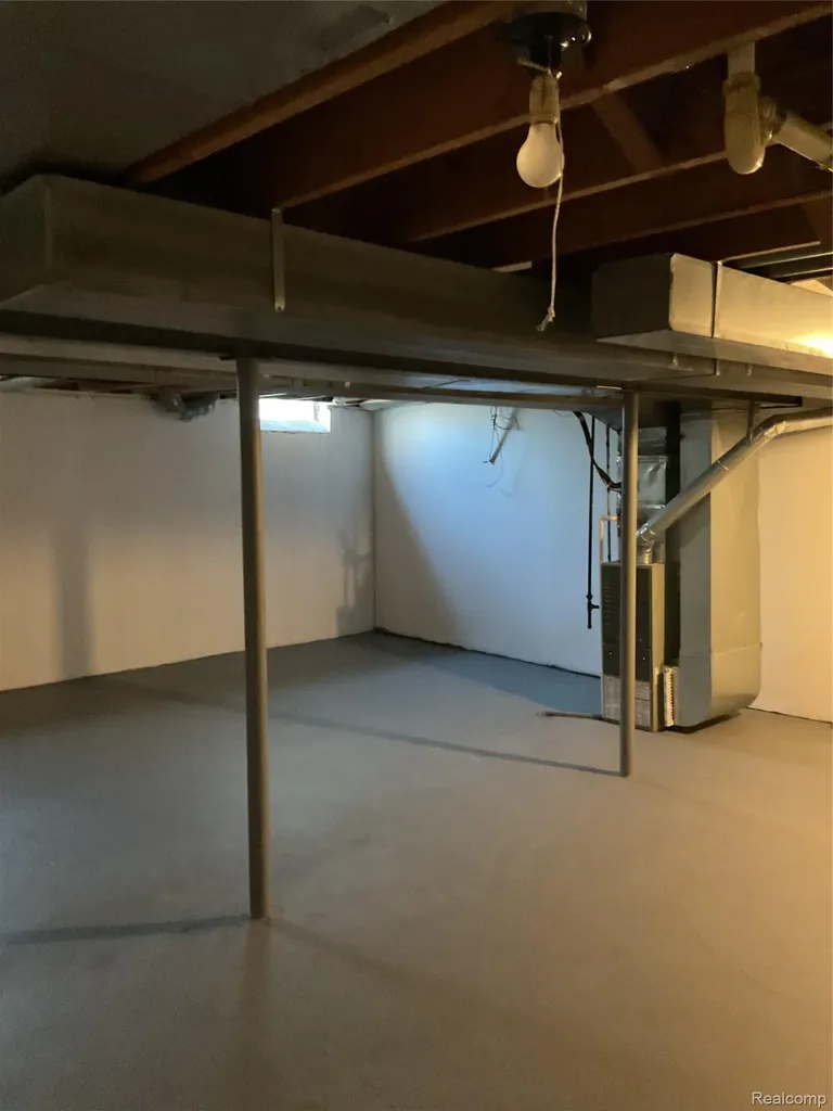 6103 Orchard Lake Road West Bloomfield Charter Township MI 48322