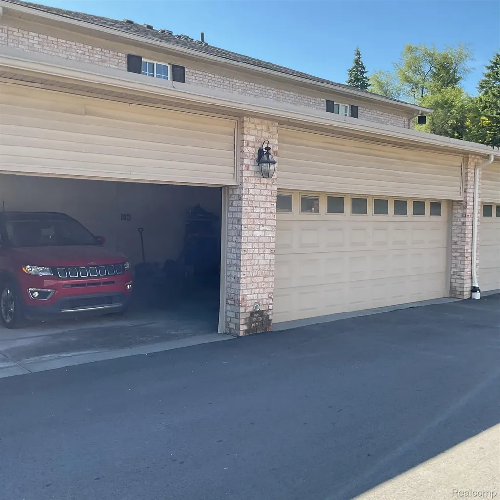 6103 Orchard Lake Road West Bloomfield Charter Township MI 48322