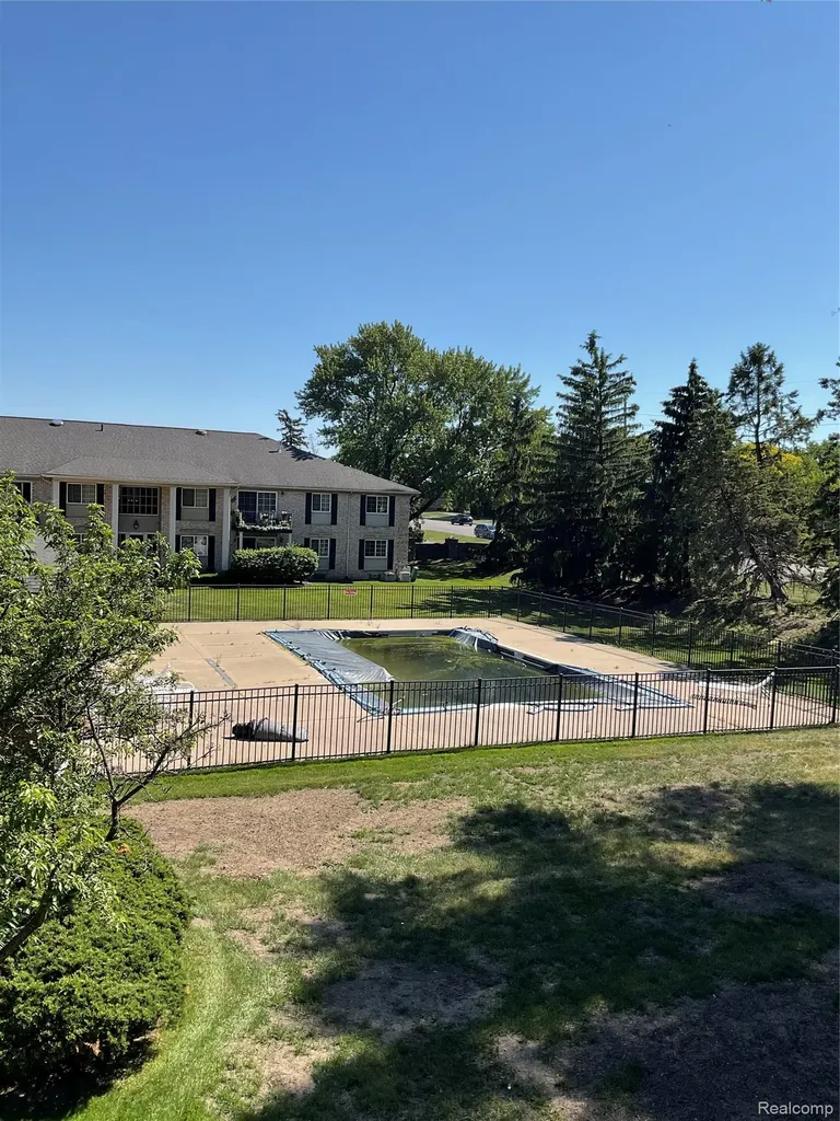 6103 Orchard Lake Road West Bloomfield Charter Township MI 48322
