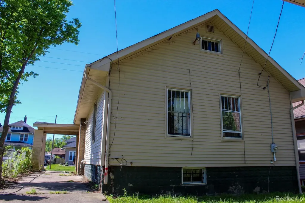 134 Stockdale Street Flint City MI 48503