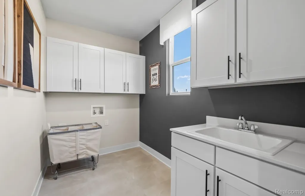 22225 Hilda Lane South Lyon City MI 48178