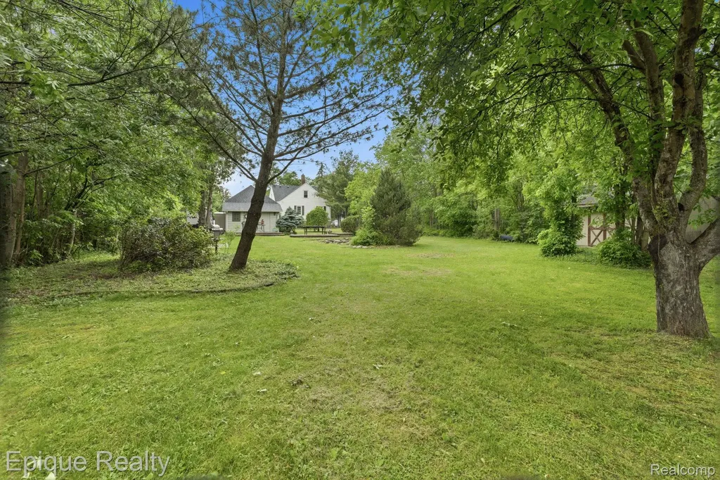 608 S Main Street Capac Village MI 48014