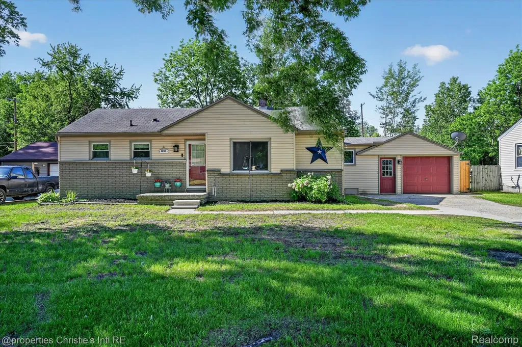 39185 Chase Street Romulus City MI 48174