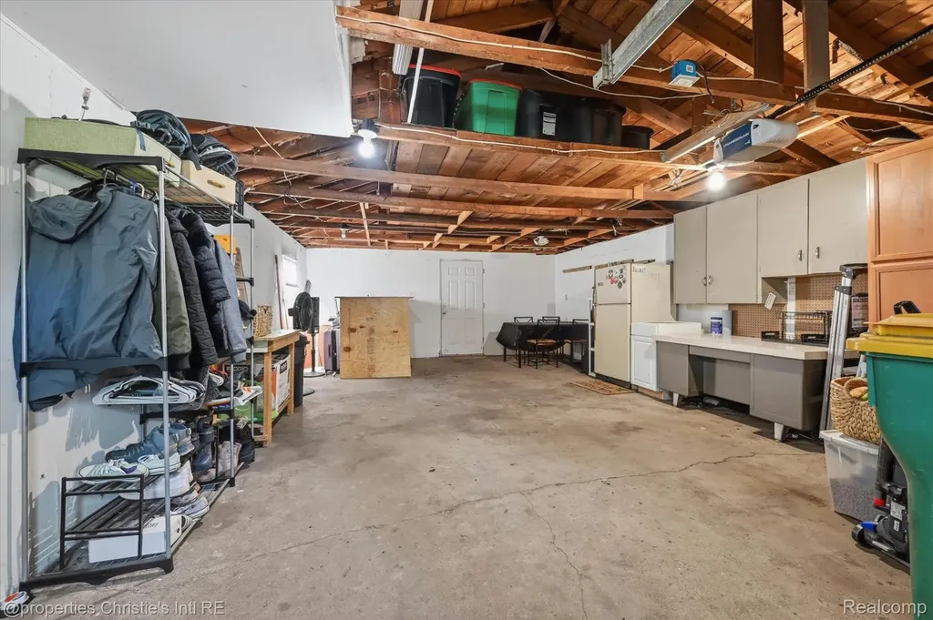 39185 Chase Street Romulus City MI 48174