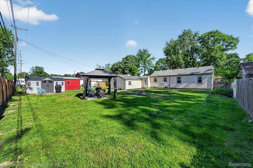 39185 Chase Street Romulus City MI 48174