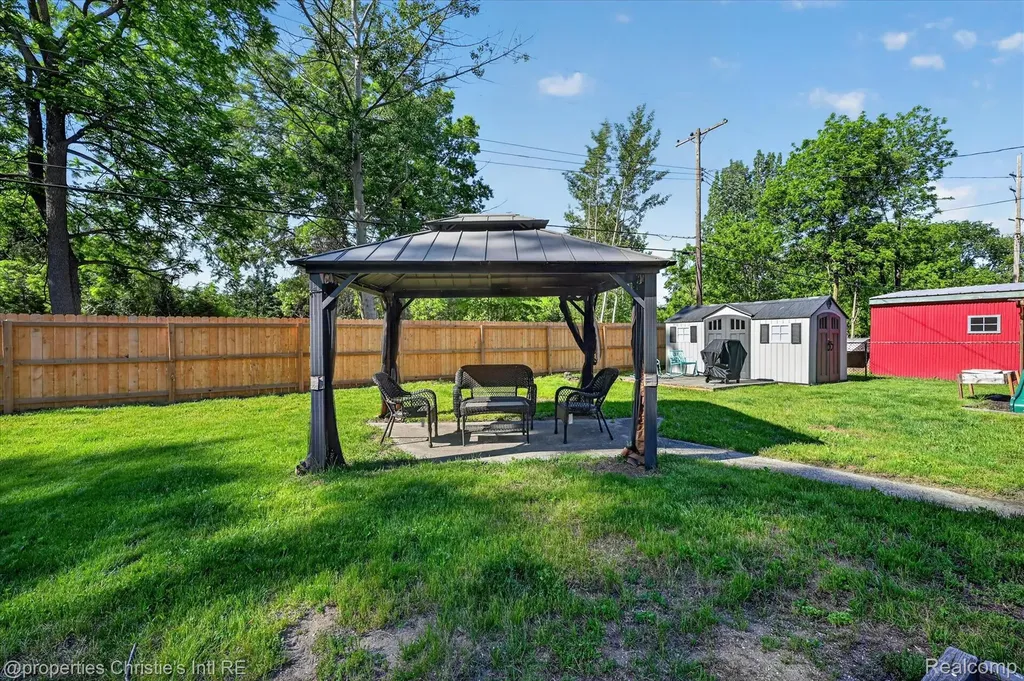 39185 Chase Street Romulus City MI 48174