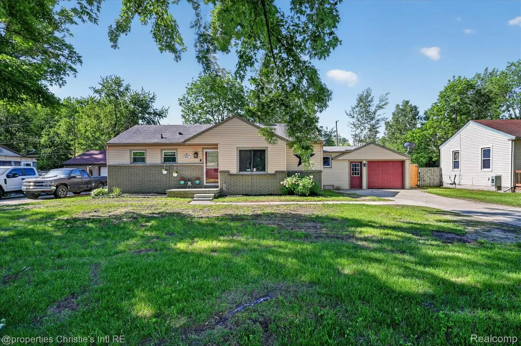 39185 Chase Street Romulus City MI 48174