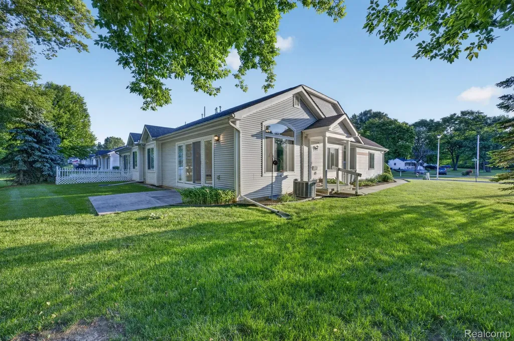 100 Aberdeen Drive Flushing City MI 48433