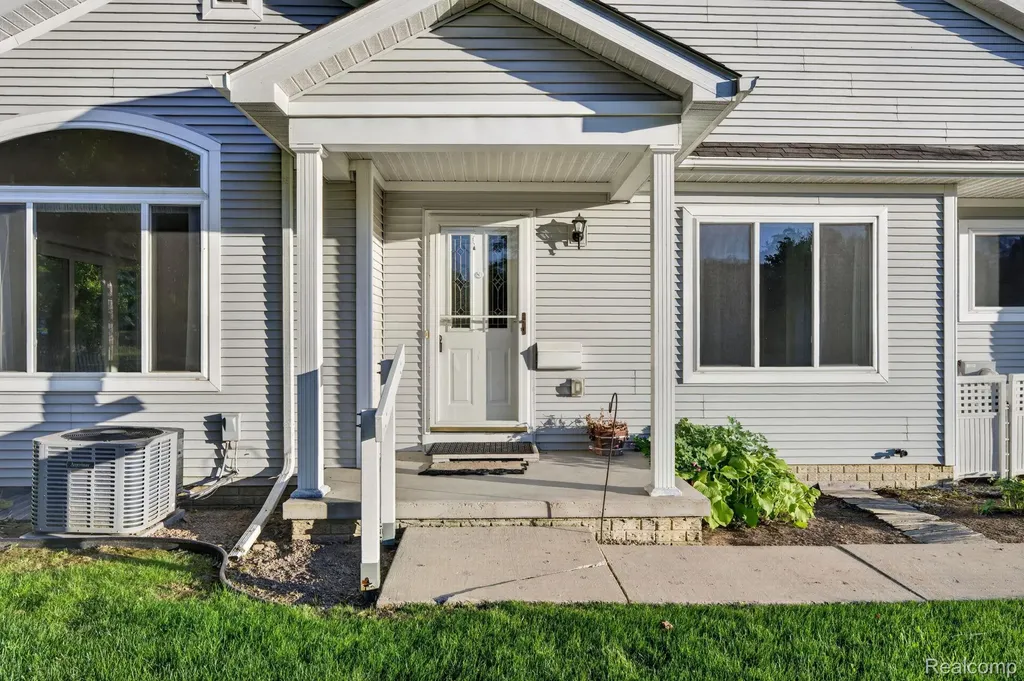 100 Aberdeen Drive Flushing City MI 48433