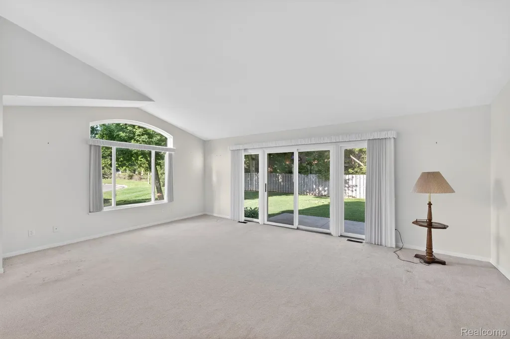 100 Aberdeen Drive Flushing City MI 48433