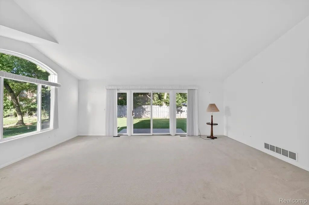 100 Aberdeen Drive Flushing City MI 48433