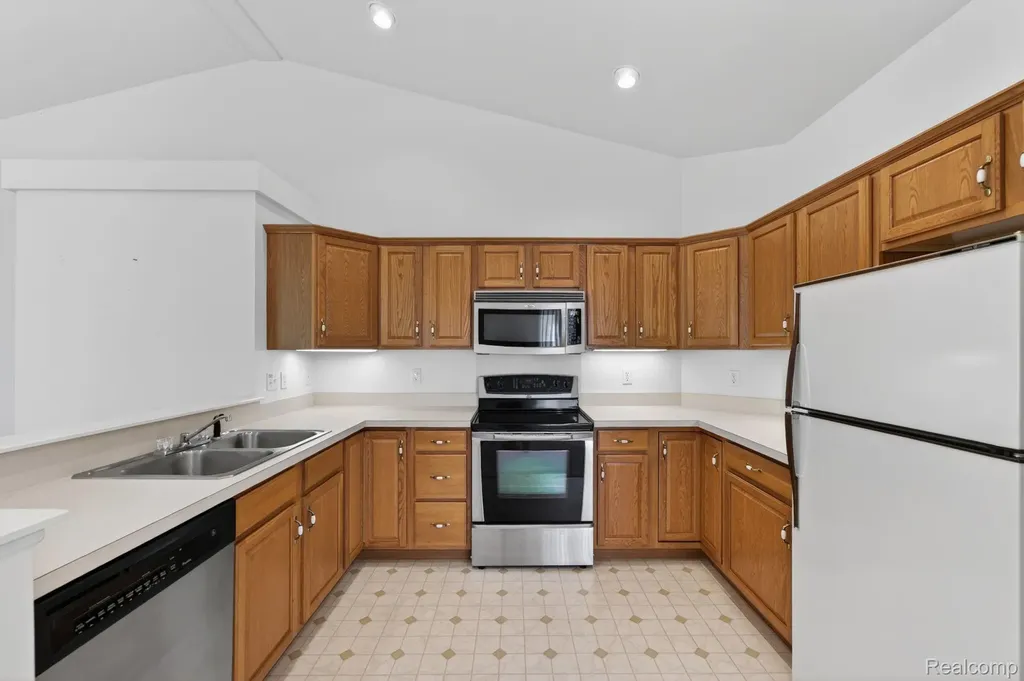 100 Aberdeen Drive Flushing City MI 48433