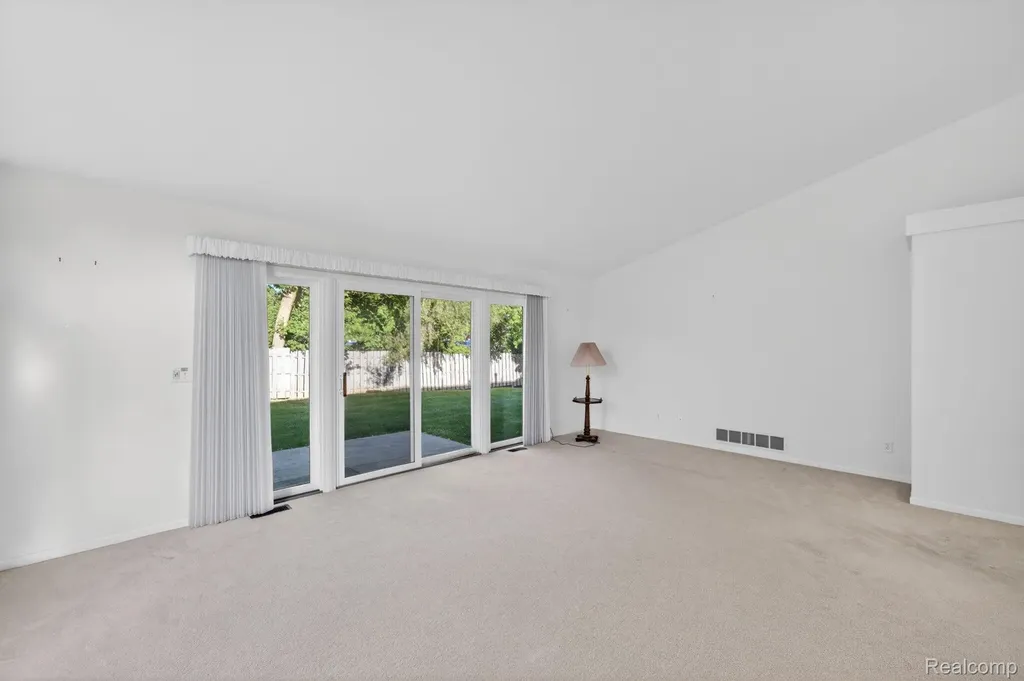 100 Aberdeen Drive Flushing City MI 48433