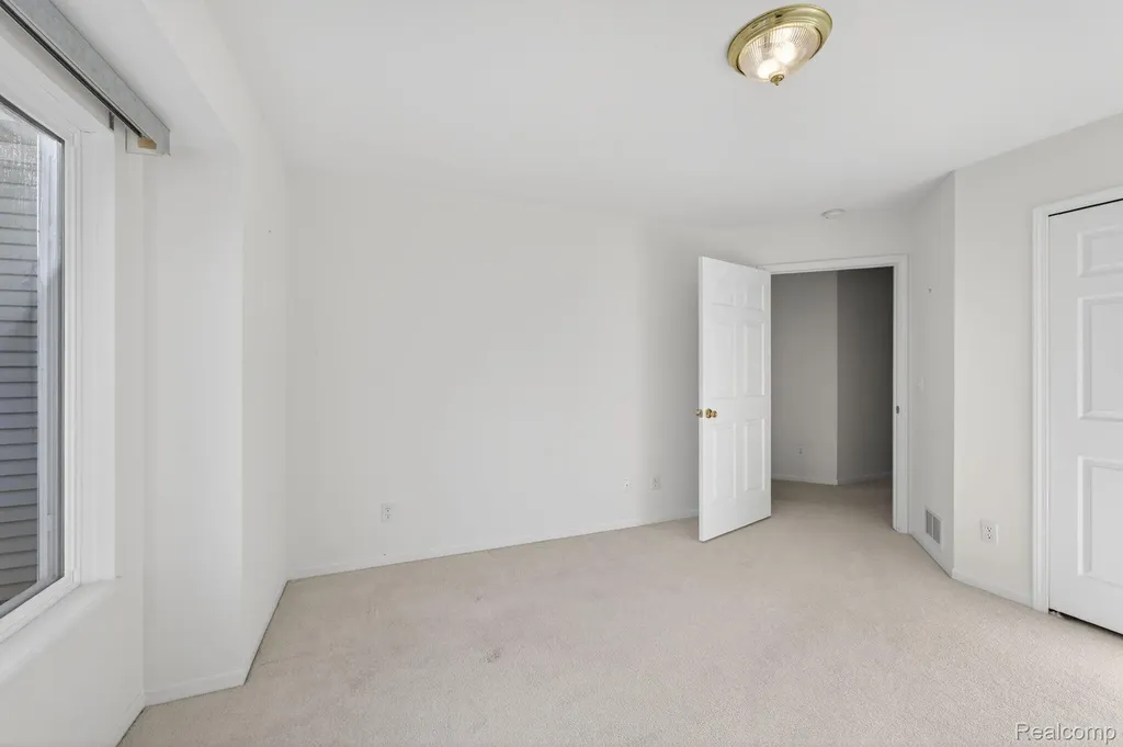 100 Aberdeen Drive Flushing City MI 48433
